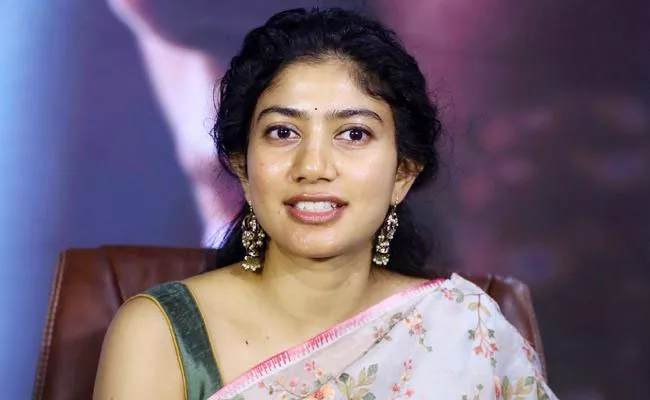 Is Sai Pallavi Rejects Vijay Varisu And Ajith Valimai Movie - Sakshi