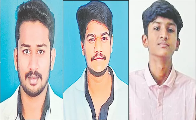 Three Students Deceased In Lorry And Car Accident - Sakshi