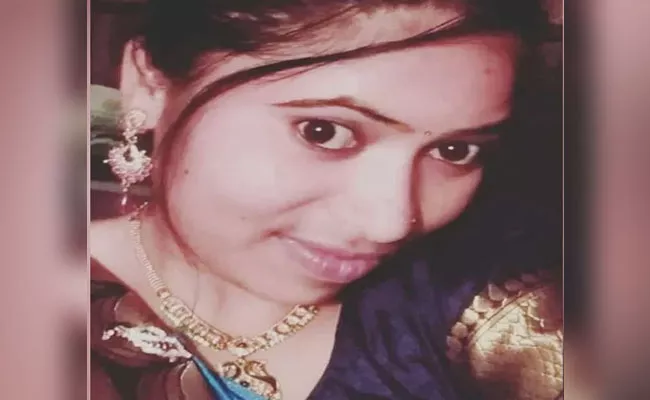 Another Student Died In Warangal Over Lover Cheating - Sakshi