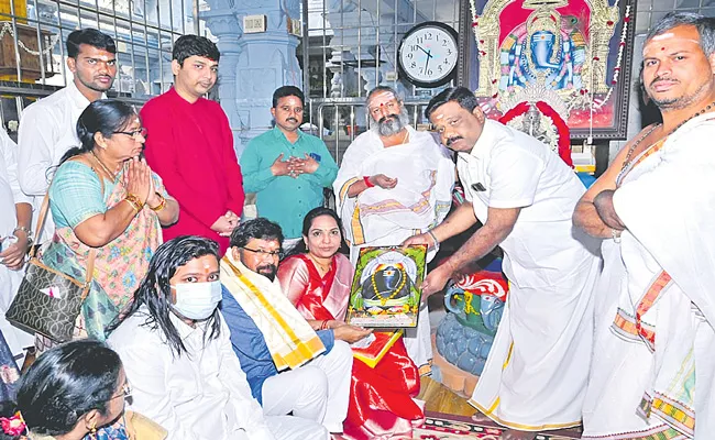 Telangana High Court Judge Visit Kanipakam Vinayaka Swamy Temple - Sakshi