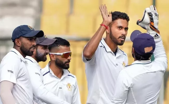 Ranji Trophy: Karnataka Thrash Uttarakhand Reach Semi Final - Sakshi