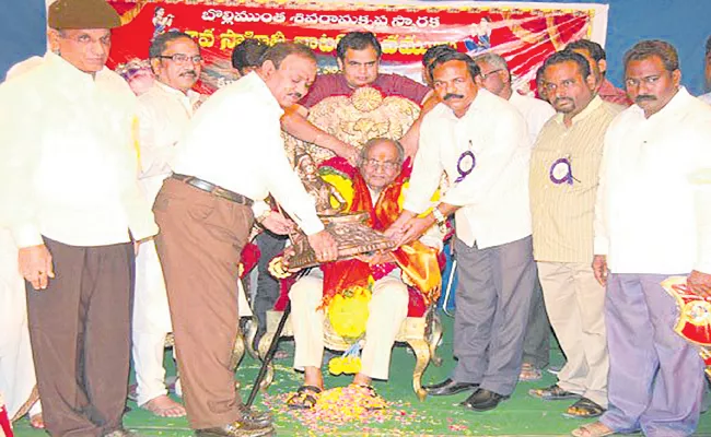 Director K Viswanath Loves His Village Pedapulivarru - Sakshi