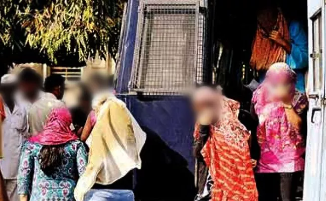 Prostitution Gang Arrested In Hyderabad - Sakshi