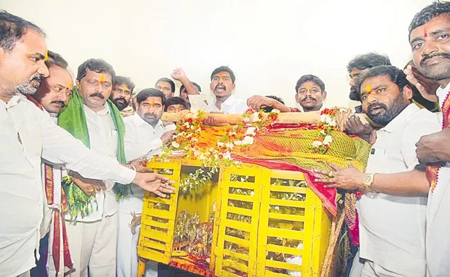 Sri Lingamanthula Swamy Peddagattu Jatara Started With Grandeur In Suryapet - Sakshi