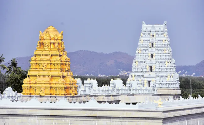 Nayi Brahmins in temple boards Andhra Pradesh - Sakshi