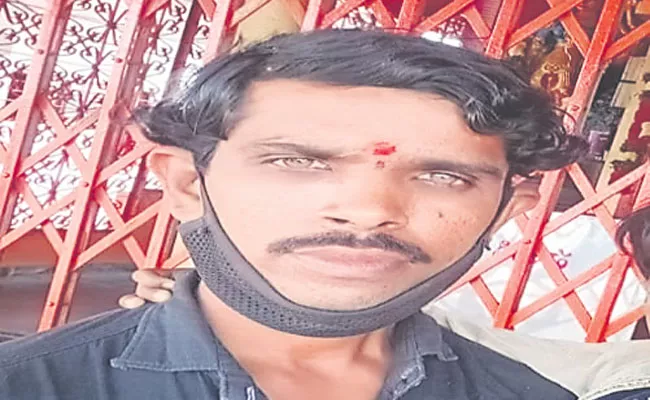 Hyderabad: Auto Rickshaw Driver Assassinated At Jeedimetla - Sakshi