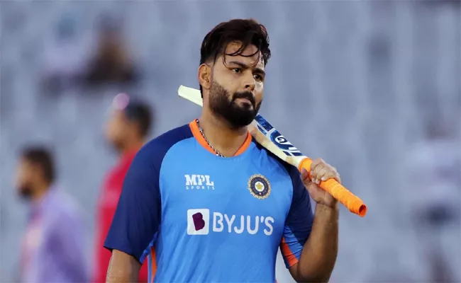 I Want To Slap Rishabh Pant As His Injury Spoiled The Team Combination - Sakshi