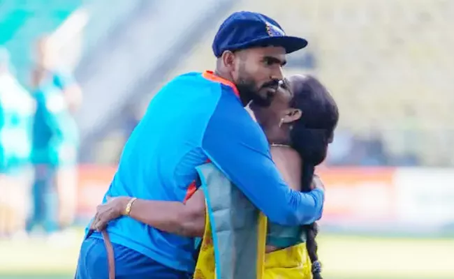 Ind Vs Aus: KS Bharat Special Moment With Mother And All Credits Coach - Sakshi