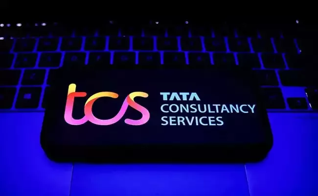 TCS Gets 600 Million Pounds Phoenix Group Deal - Sakshi