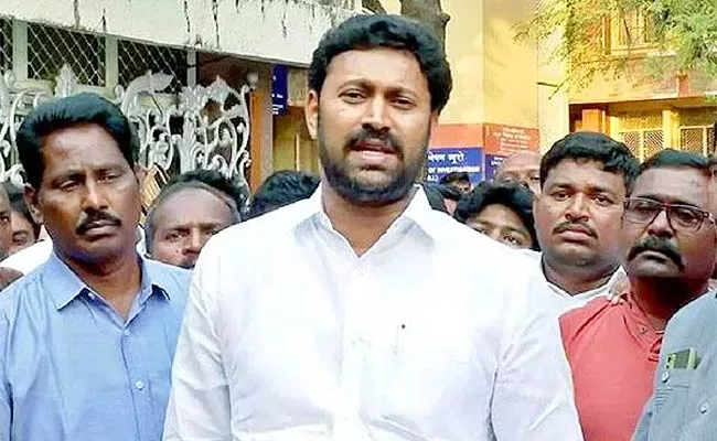 Mp Avinash Reddy Filed Writ Petition In Telangana High Court - Sakshi