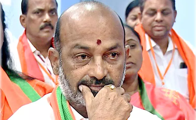 Telangana State Womens Commission Notices To BJP Bandi Sanjay - Sakshi