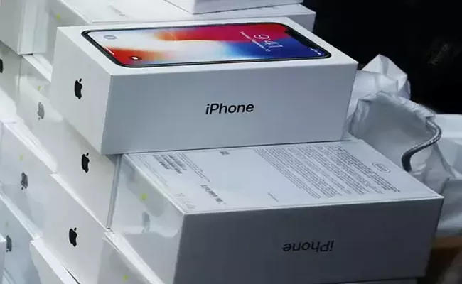 Bangalore: Police Arrest Delivery Boys For Stole Iphones - Sakshi