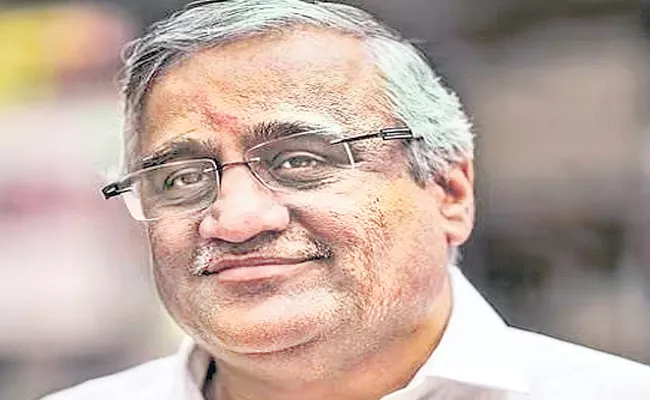 Future Retail executive chairman Kishore Biyani withdraws resignation letter - Sakshi