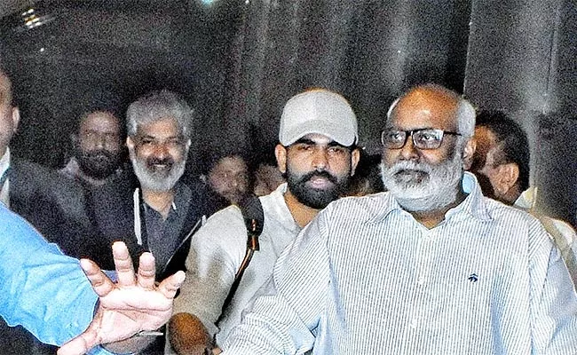 RRR Team Rajamouli, Keeravani, Karthikeya Return Hyderabad With Oscar - Sakshi