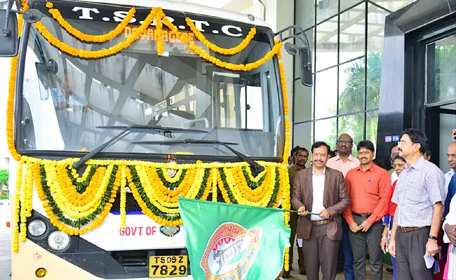 TSRTC New Super Luxury Service From Hyderabad To Davangere - Sakshi