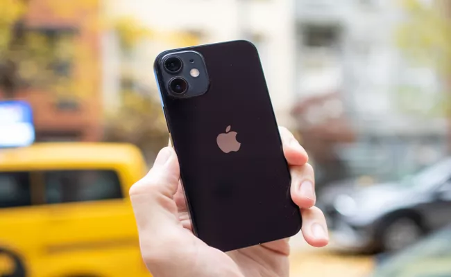 Apple iphone mini 12 selling for rs 22999 on flipkart - Sakshi