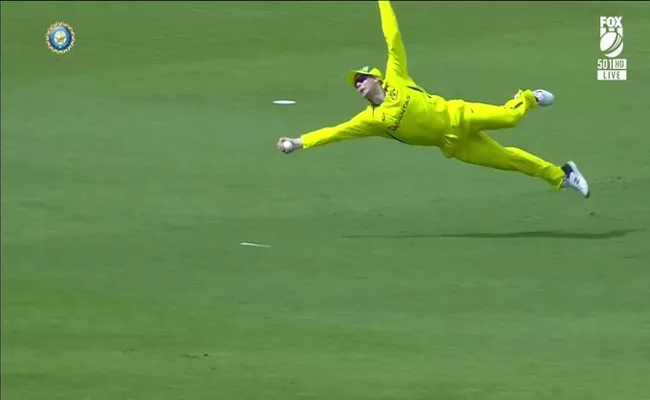 Catch Of Century: Steve Smith Superb Diving Catch To Dismiss Hardik Pandya In 2nd ODI - Sakshi