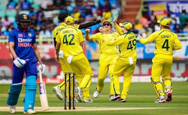 Australia recorded quickest a target has been chased against India in ODIs  - Sakshi