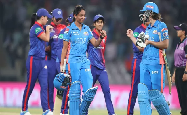 WPL 2023: Delhi Capitals Restricted Mumbai Indians To 109 Runs - Sakshi