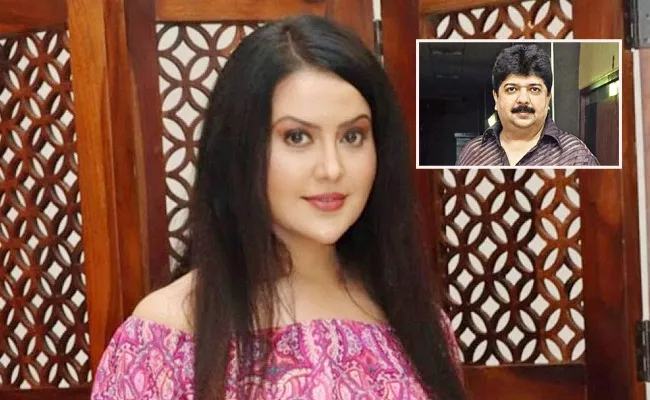 Amruta Fadnavis Blackmail Case: Mumbai Police Arrested Bookie In Gujarat - Sakshi