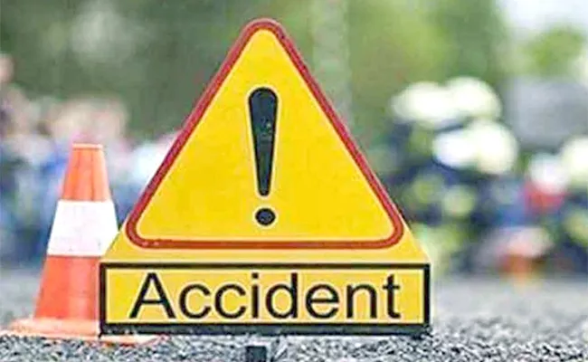 Hyderabad Vijayawada Highway Private Travels Bus Overturned - Sakshi