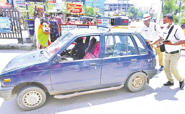 Driving school vehicle stoped in Hyderabad - Sakshi