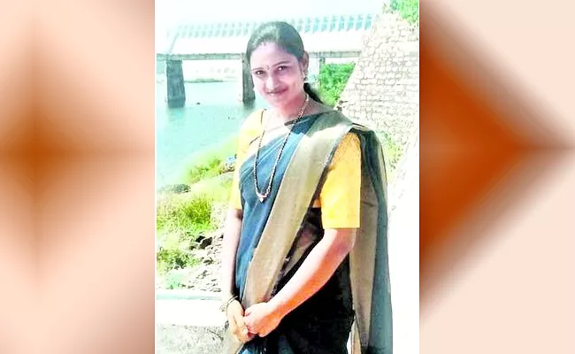 Married Woman Missing In Nalgonda - Sakshi