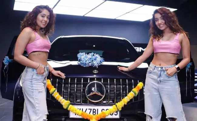 Celebrity twins chinki minki buys mercedes amg glc 43 details - Sakshi