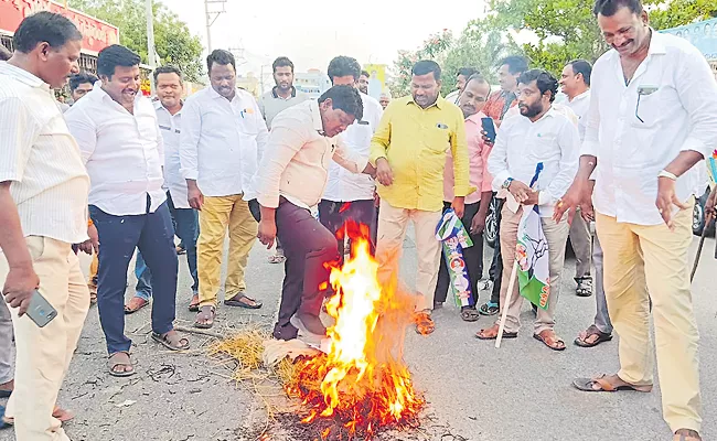 YSRCP fire on Sridevis comments - Sakshi