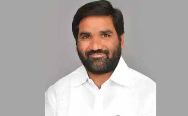 Allegations against Bellampally MLA Durgam Chinnayya are causing a stir - Sakshi