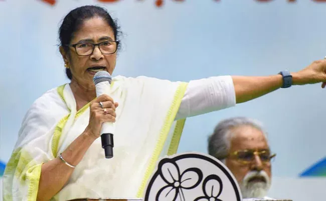 High Court Refuses Grant Relief To Mamata Banerjee In National Anthem Case - Sakshi