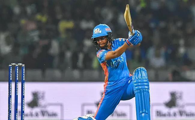 Harmanpreet Kaur Registers 1st Half Century In WPL 2023 MIW Vs GGW - Sakshi