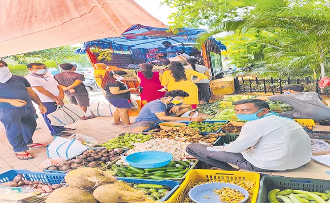 Marketing Department Plan To Provide Mobile Vegetable Markets - Sakshi