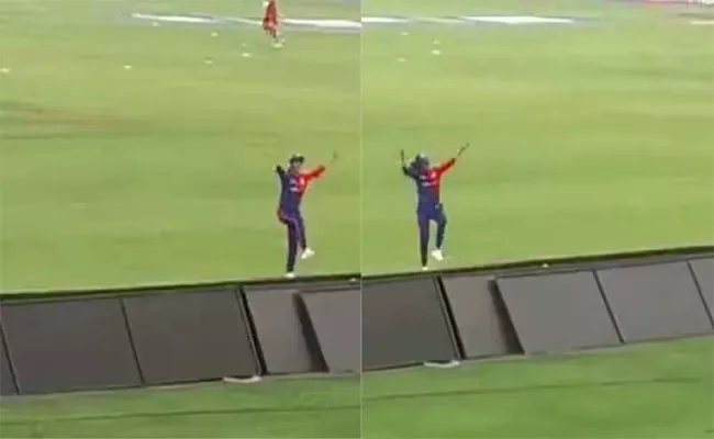 WPL 2023 DC VS RCB: Jemimah Rodrigues Epic Dance Moves During Match - Sakshi