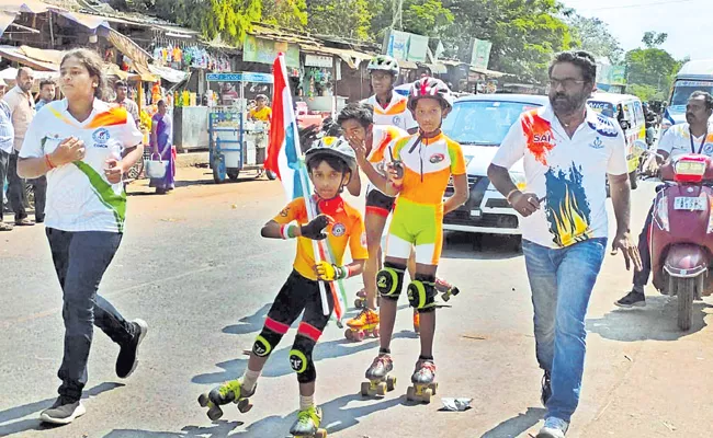 Tirupati: 8 Years Boy Plans To Create World Record In Skating - Sakshi