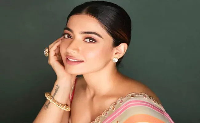 Rashmika Mandanna Receives Surprise Gift From Uk Fan - Sakshi