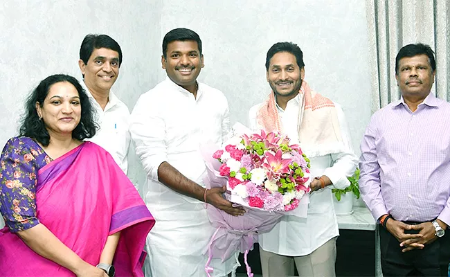 Cm Jagan Congratulated The Ministers And Officials - Sakshi