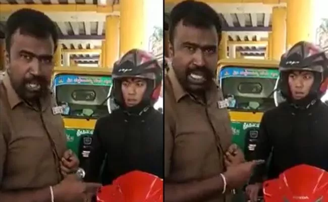 Auto Driver Harasses Bike Taxi Driver In Bangalore - Sakshi