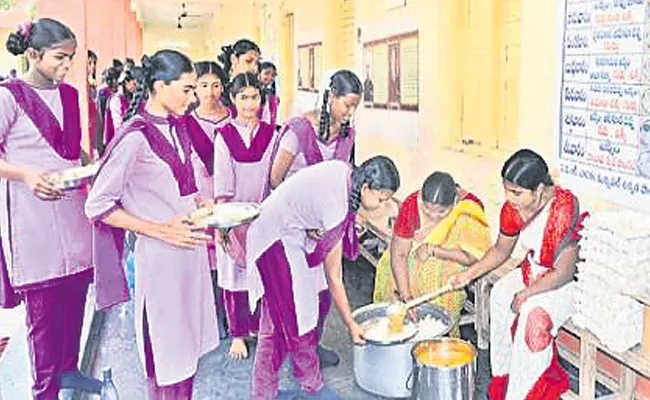 Nutritious food for children at lunch - Sakshi