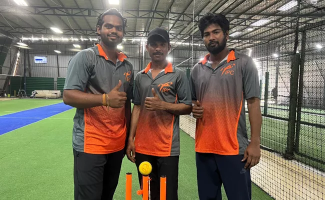 Singapore kalasarthi cricketers for dubai indoor cricket series - Sakshi