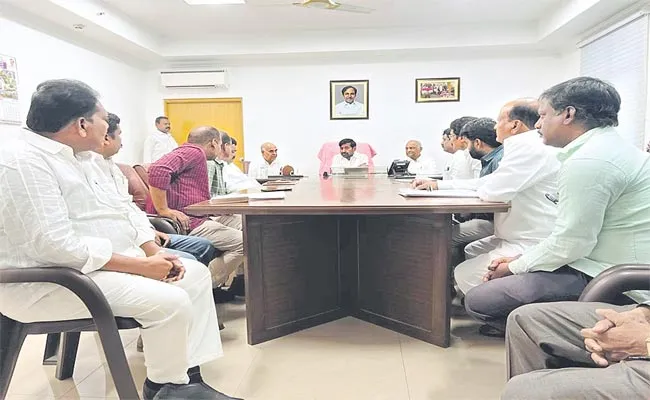 Power Staff Jac Meeting With jagadish Reddy Fail On PRC Fitment - Sakshi