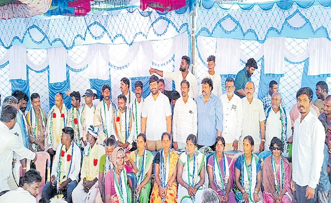 Kuppam TDP Families Joined YSRCP - Sakshi