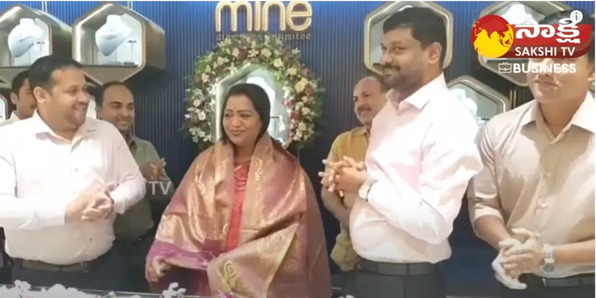 GHMC Mayor Gadwal Vijayalaxmi Inaugurates Malabar Gold Prime Plaza