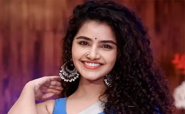 Anupama Parameswaran Turns As A Cinematographer - Sakshi