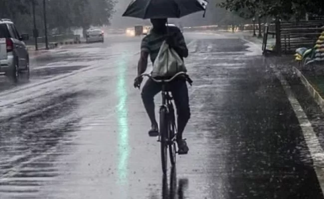 Meteorological Department Issued Yellow Alert For Telangana Districts - Sakshi