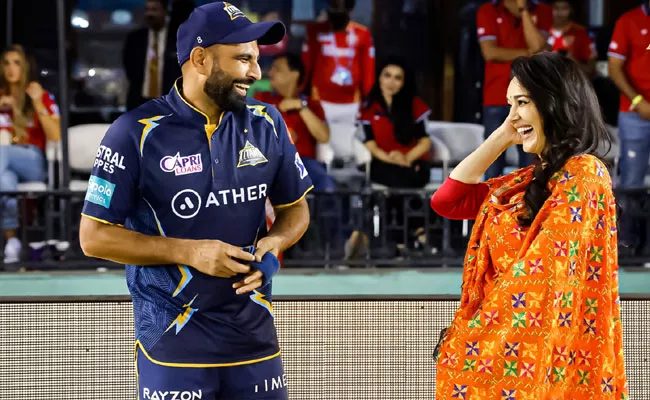 Mohammed Shami-Preity Zinta Share-Laugh After GT Beat PBKS Viral - Sakshi