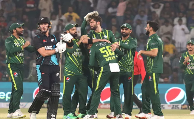 Pakistan Beat New Zealand By 88 Runs In 1st t20 - Sakshi