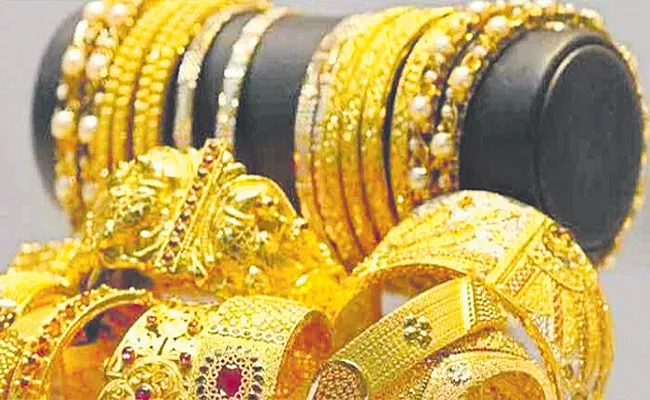 India gems and jewellery exports decline 23. 7percent to Rs 21,501. 96 cr in March - Sakshi