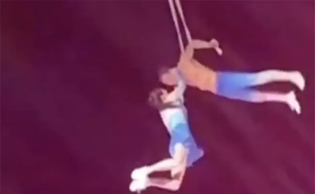 Acrobat In China Falls To Her Death During Live Performance - Sakshi