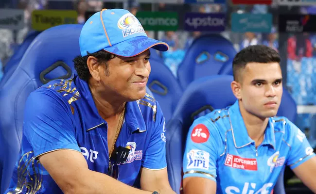 Finally A Tendulkar Sachin Reacts As Son Arjun Takes 1st IPL Wicket - Sakshi